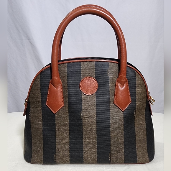 Fendi Penguin dome 2 way (original strap not incl). Int leather dry spots - Picture 1 of 13